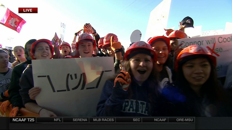 Illustration for article titled "I'm White": Your East Lansing College GameDay Sign Roundup